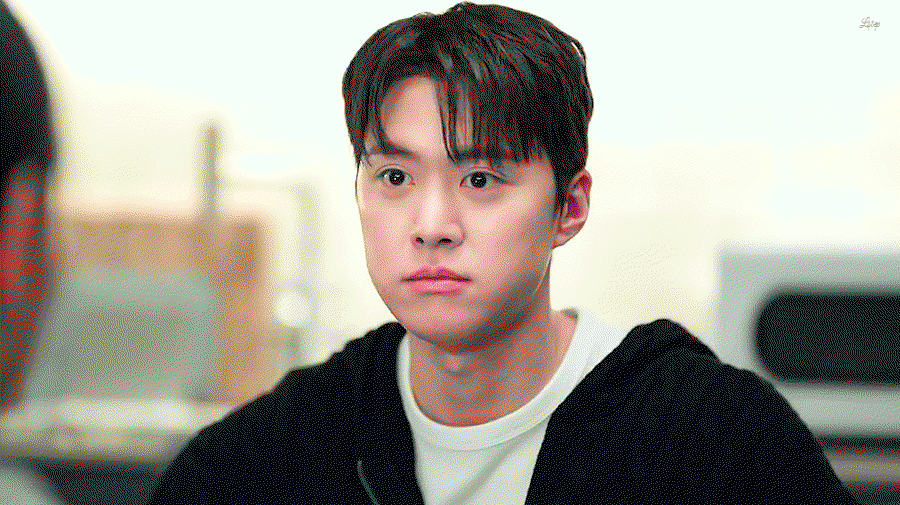 UUKwUE.gif
