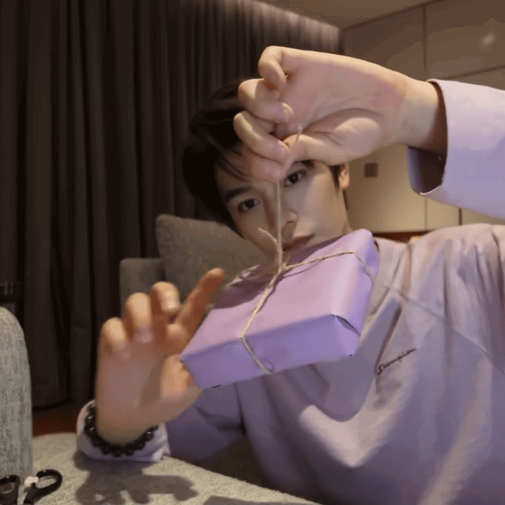 UWJlnG.gif