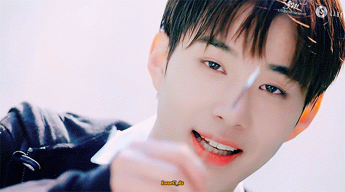 UXqcJS.gif
