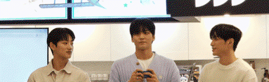 UYaDcZ.gif