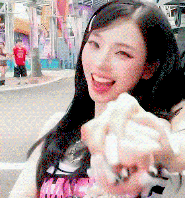 UcYhee.gif