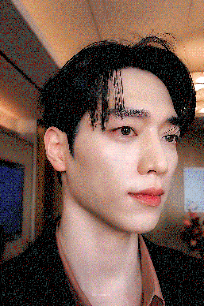 UhJFWr.gif