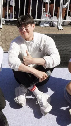 UhyNlG