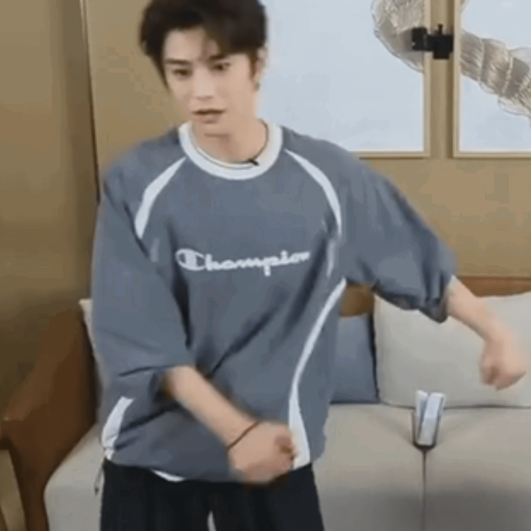 UjoSJb.gif