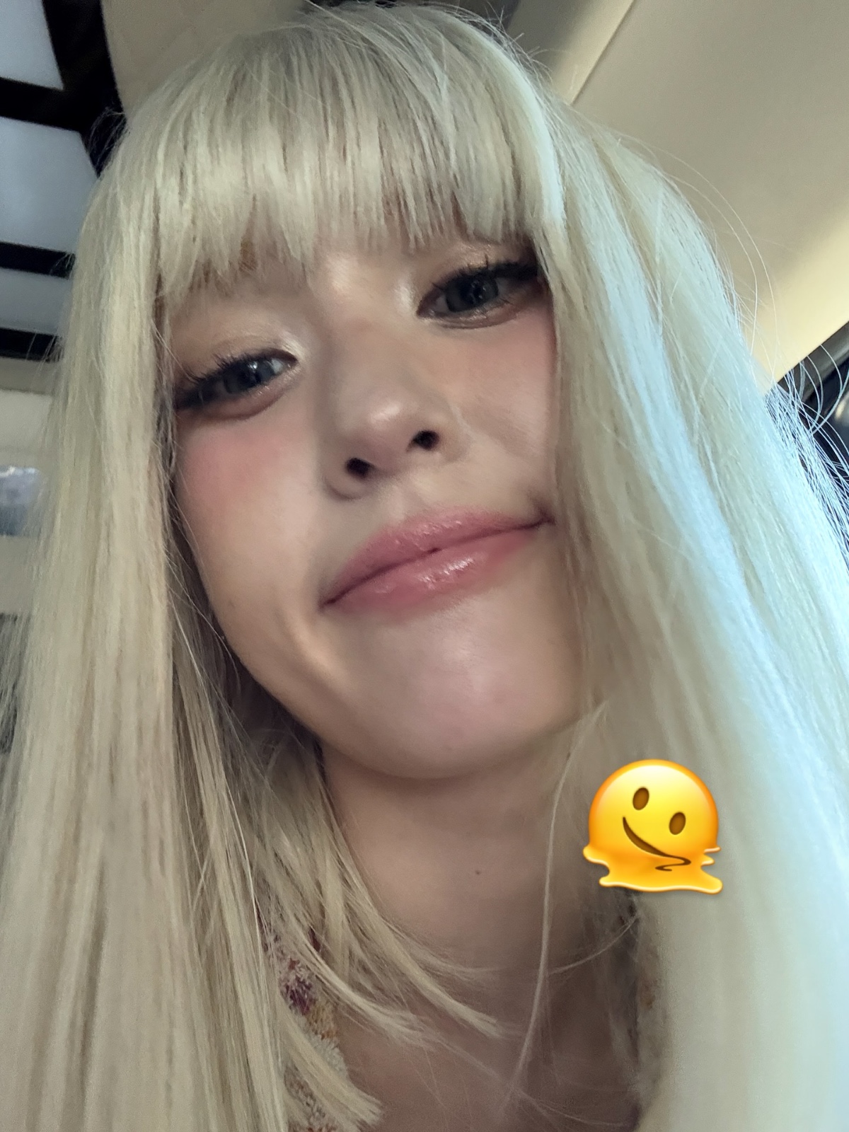 UvlMHj