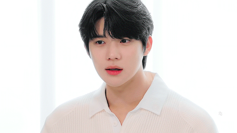 UwNnSO.gif
