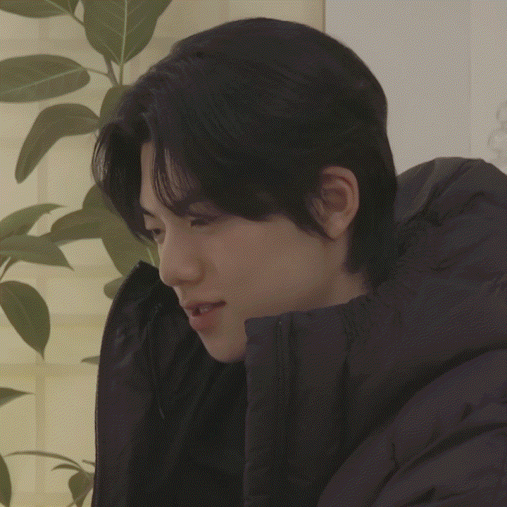 UwqJSd.gif