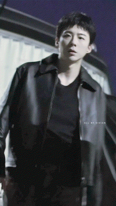 UwubXt.gif