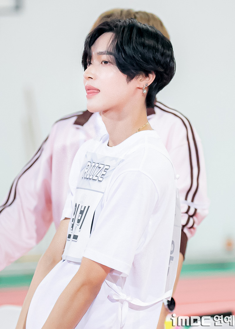 Uxvjjy