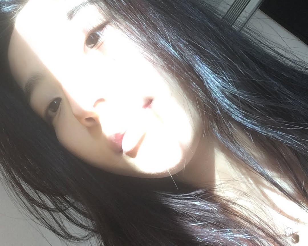 UzHmIY