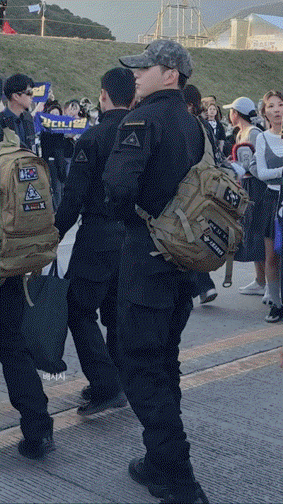 VEjWzT.gif