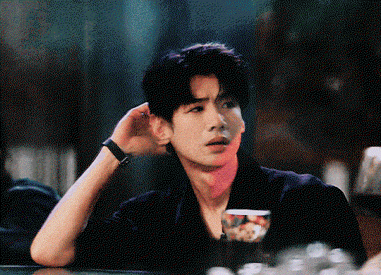VVHKfv.gif