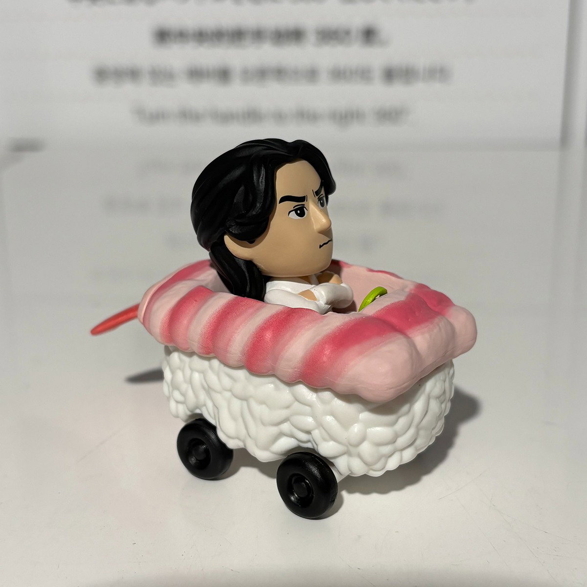 VWMvMn