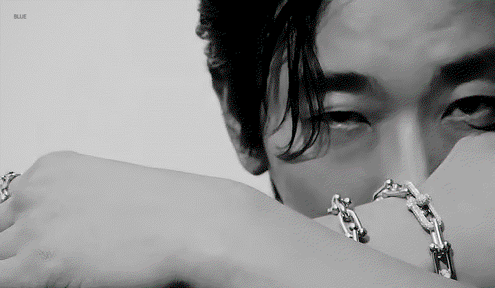 VXmmbi.gif
