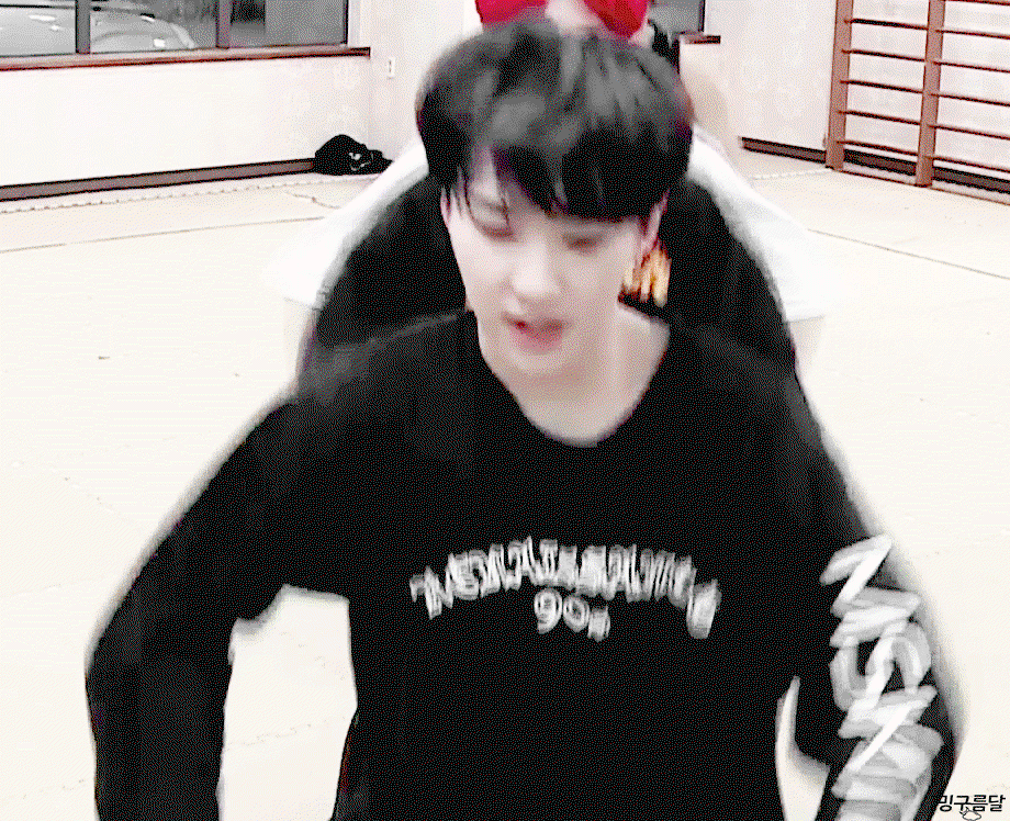 VbwgZU.gif