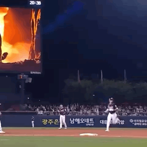 VkKgtr.gif