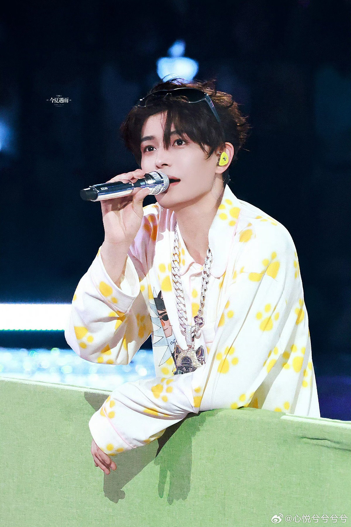 WEVGLY