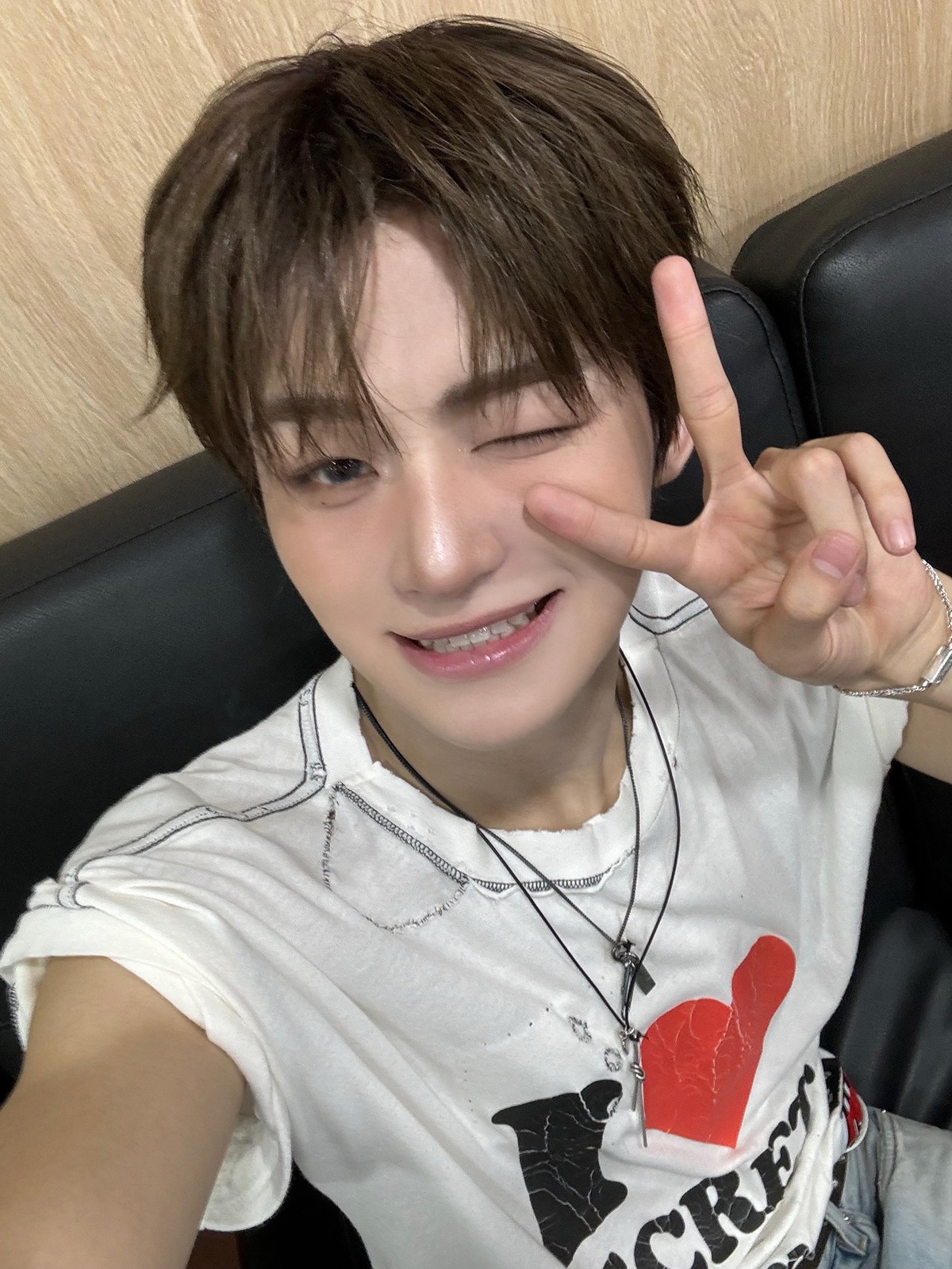 WHQHvb