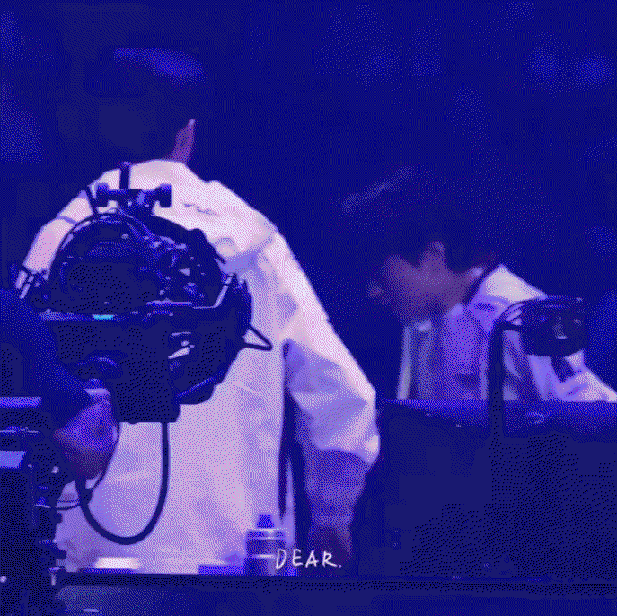 WLnGKt.gif