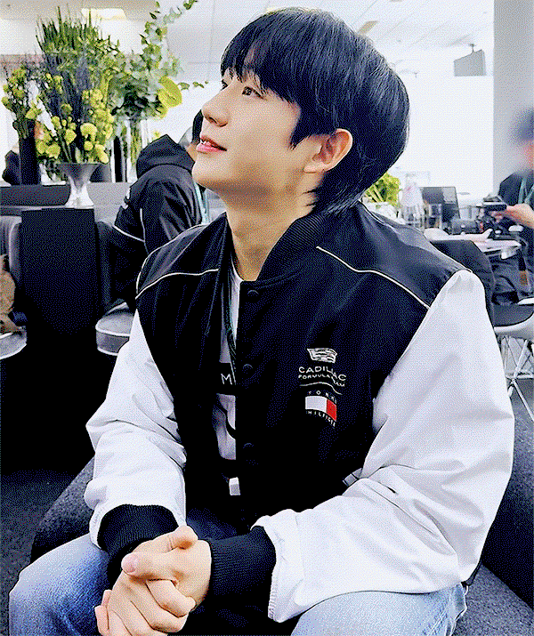 WPNQmG.gif