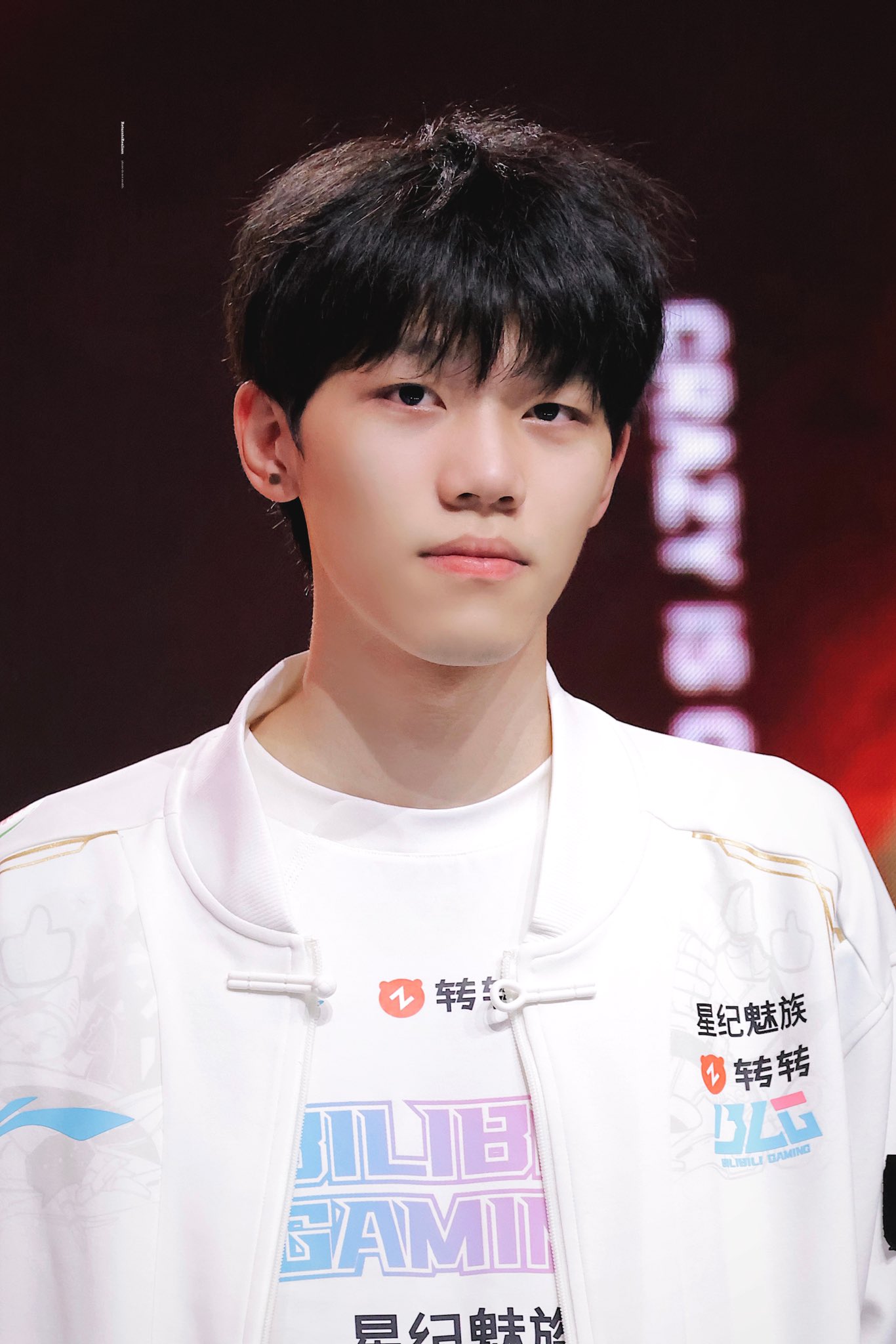 WdHnIM