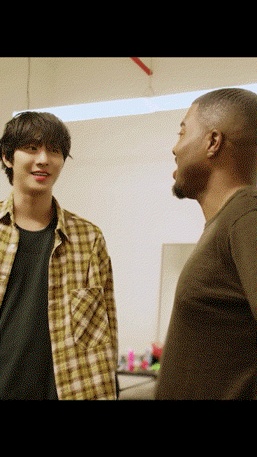 WvKTmg.gif
