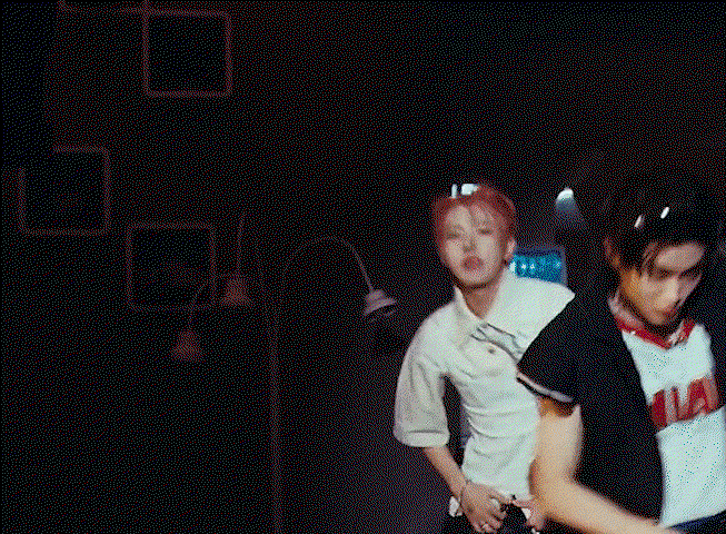 WwAGYq.gif
