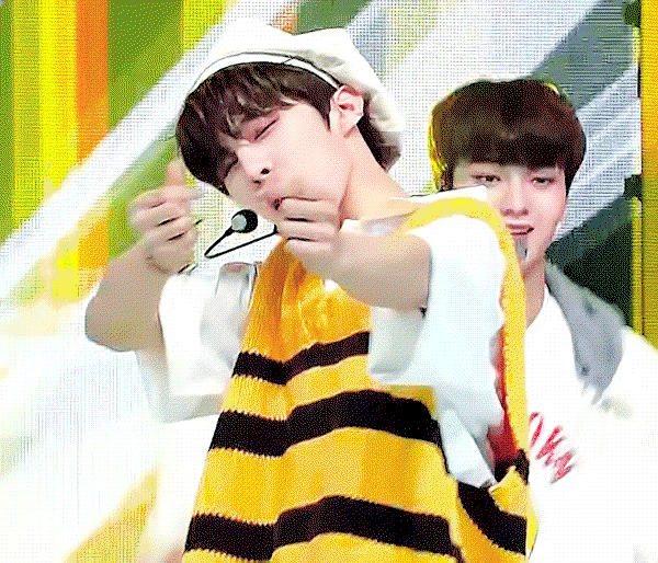 XBzAmE.gif