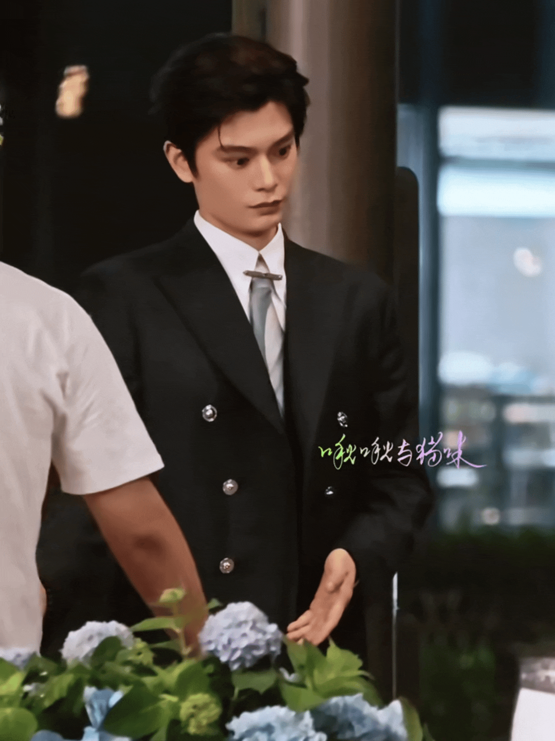 XEhtVb.gif