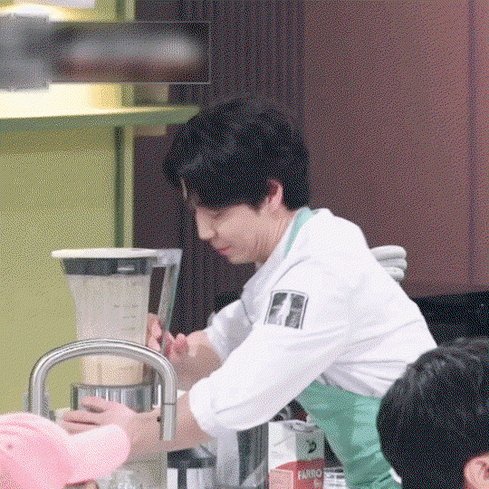 XTnyMr.gif