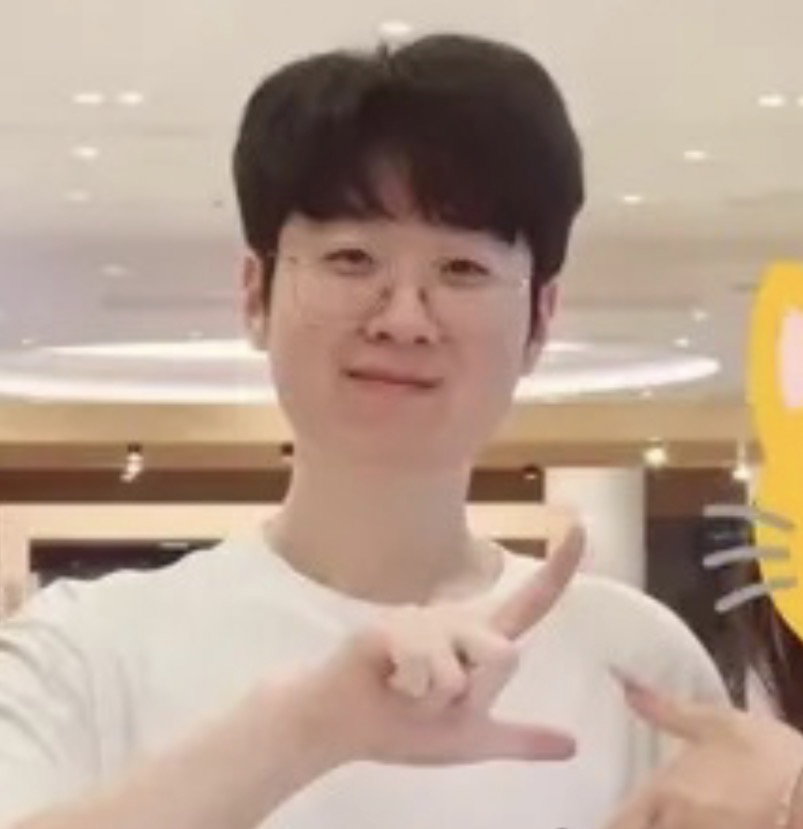 XUAzCr