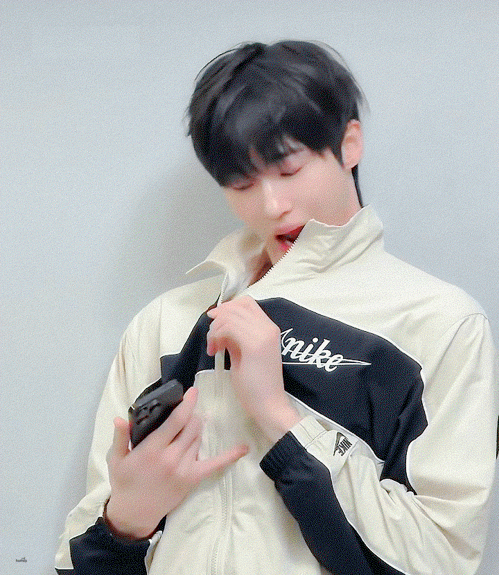 XVkZjM.gif
