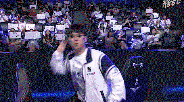 XVpiJw.gif
