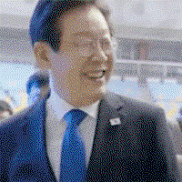 XjbcUF.gif