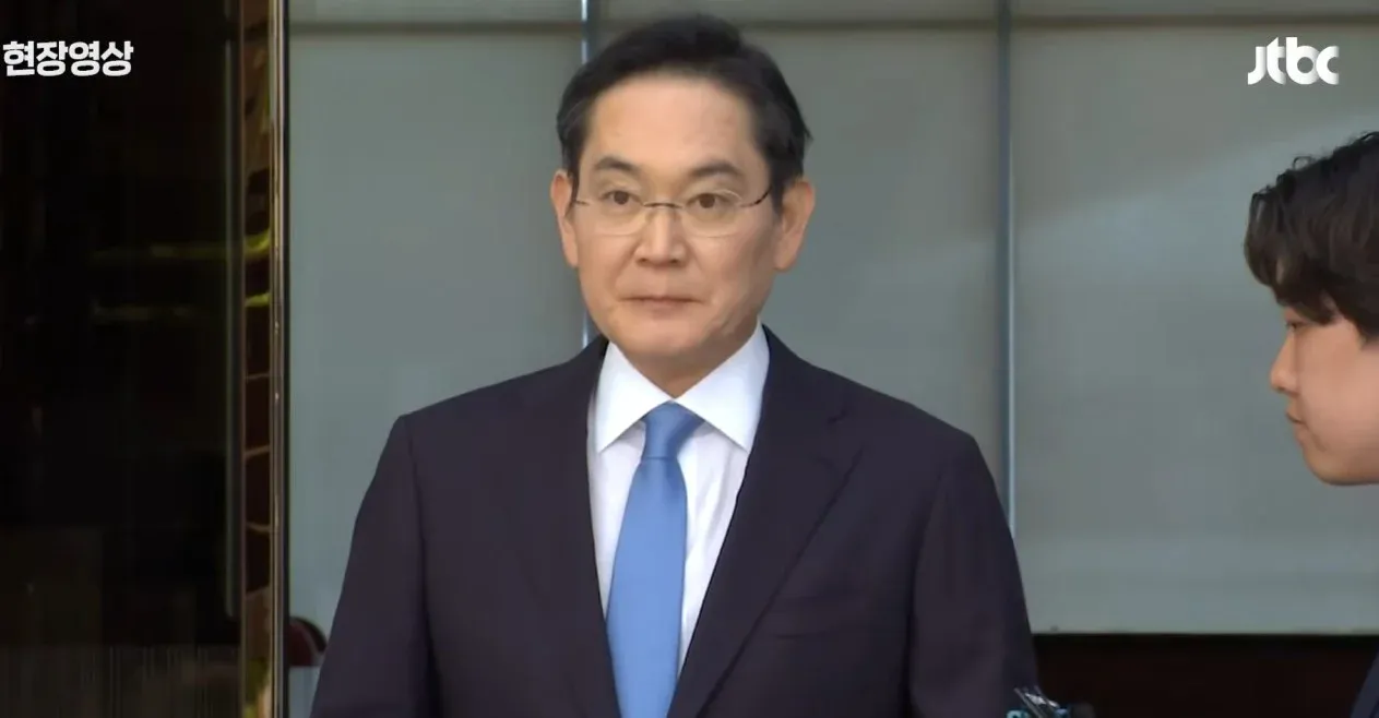 XlFCUz