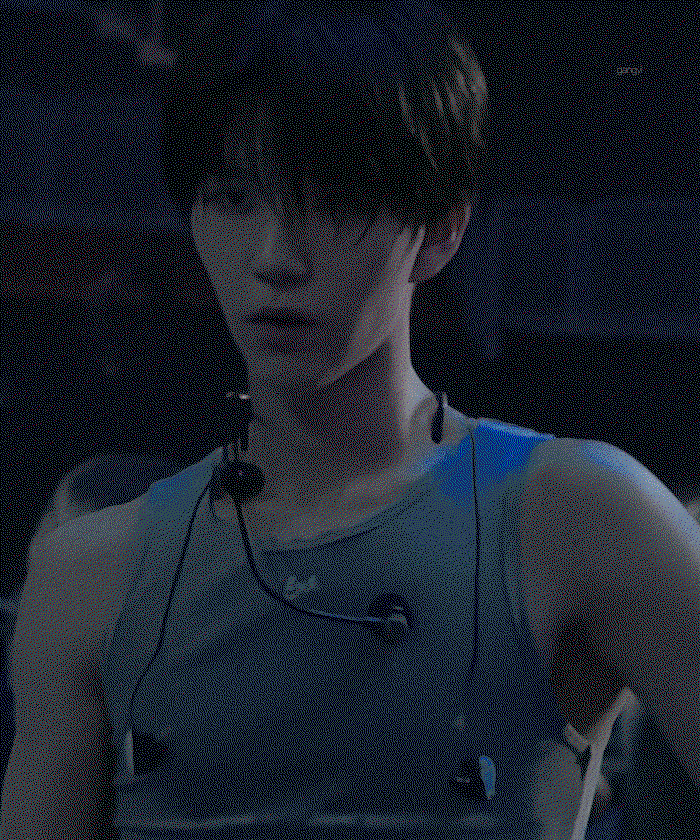 XqcBHU.gif