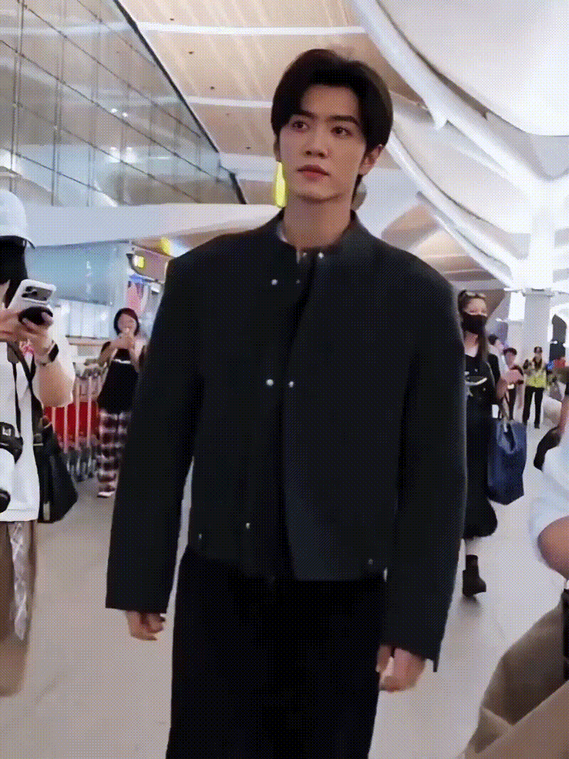 XuyRWi.gif