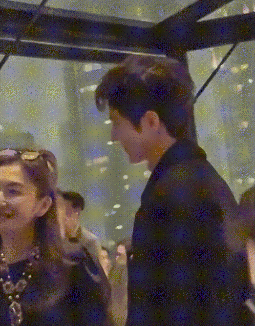 XyjgJB.gif