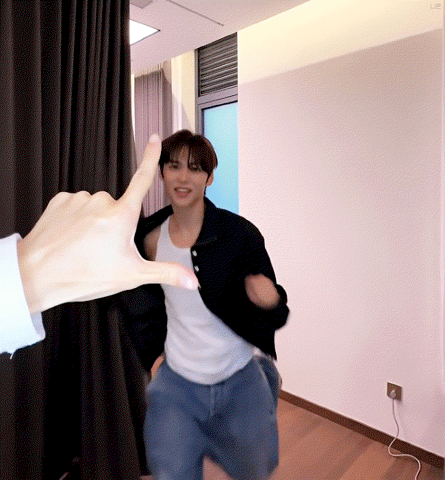 YAzPYh.gif