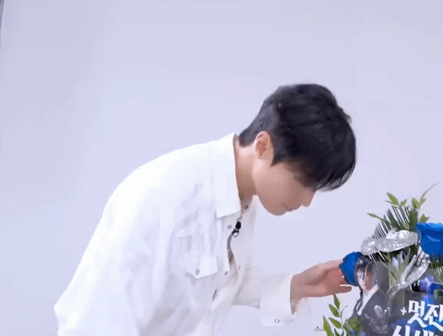 YJYkZs.gif