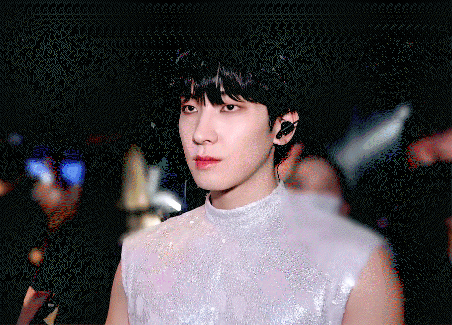 YQCQeq.gif