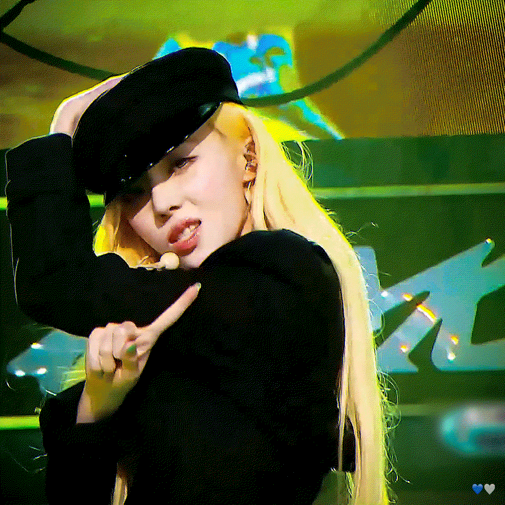 YRQqcA.gif