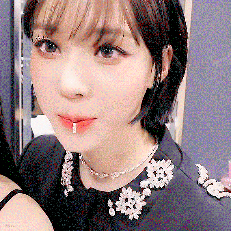 YVnZlW.gif