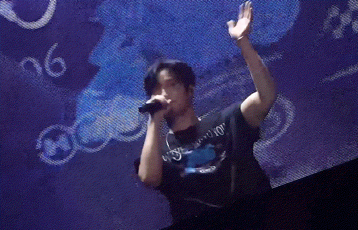 YXVOHh.gif