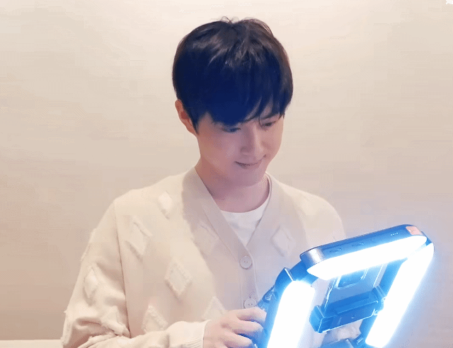 YeaYCr.gif