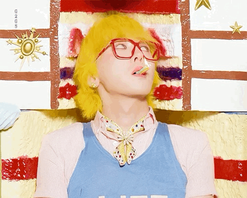 YfMMVB.gif