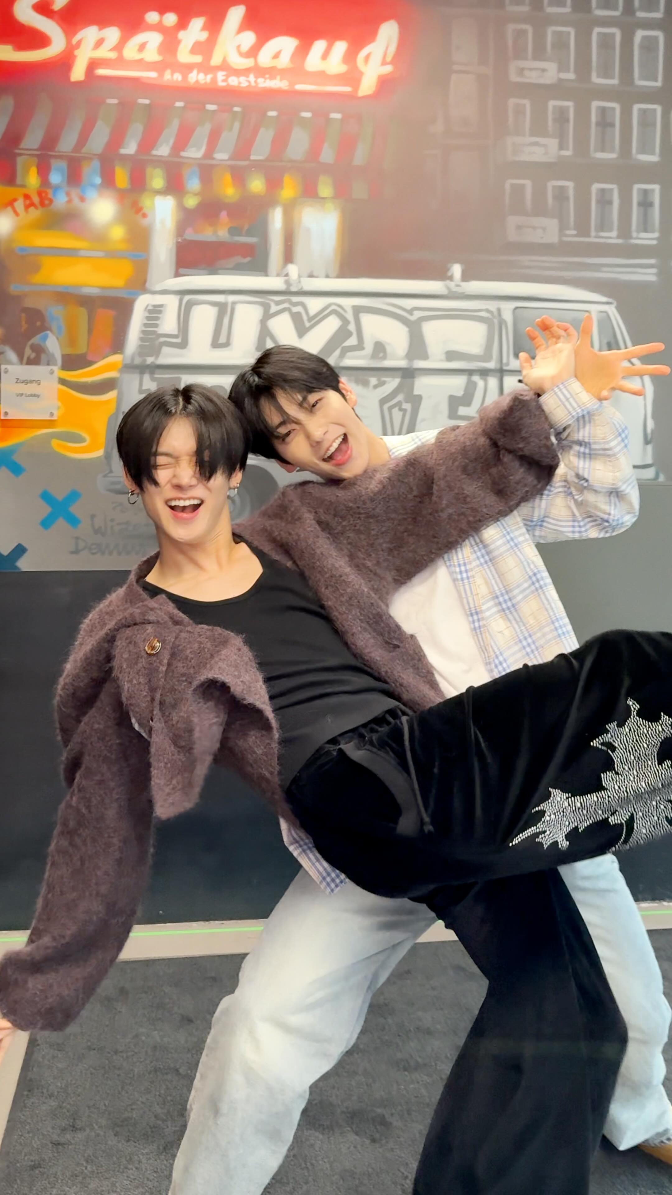 YkxCSv