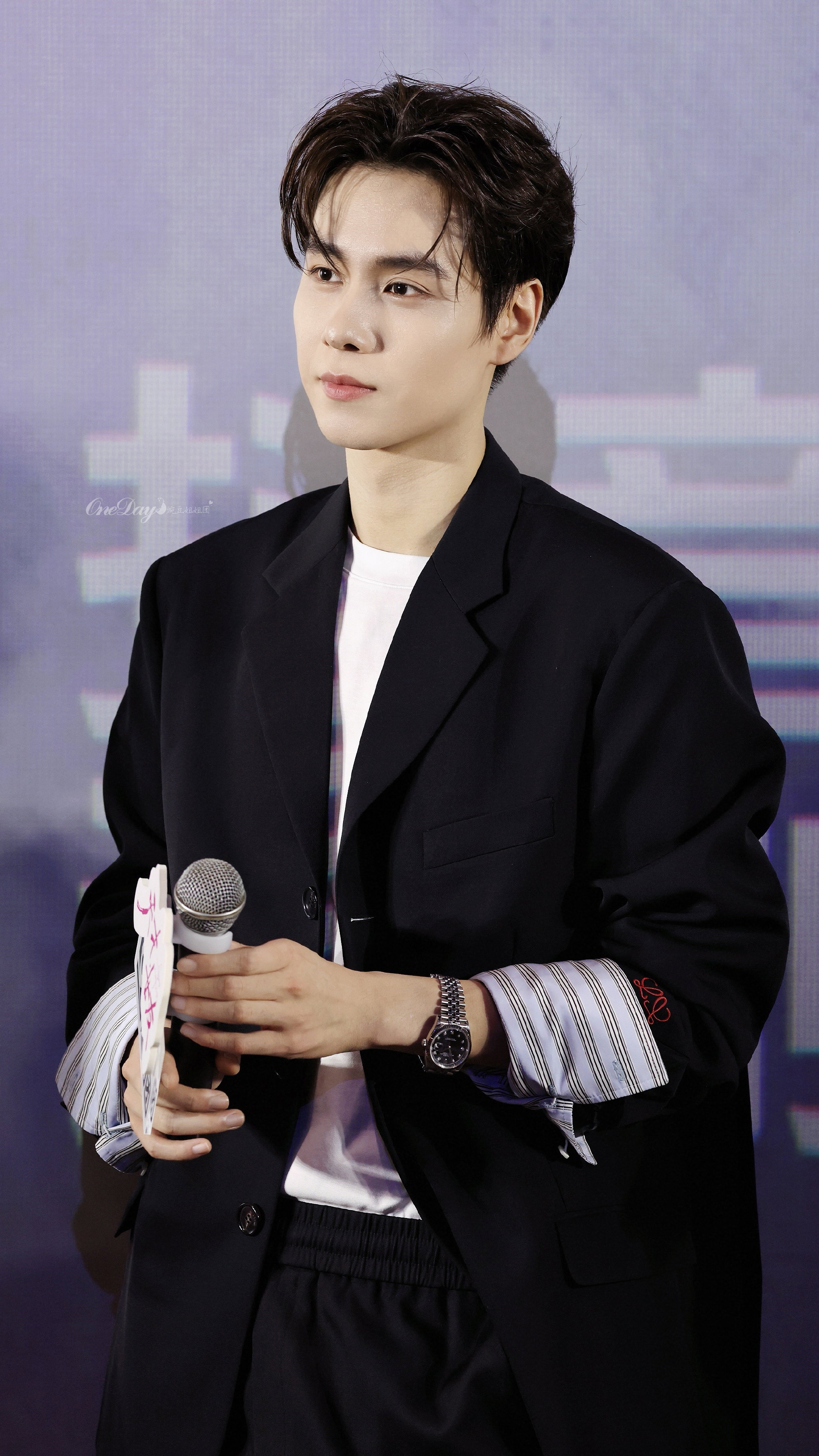 YoWhiT