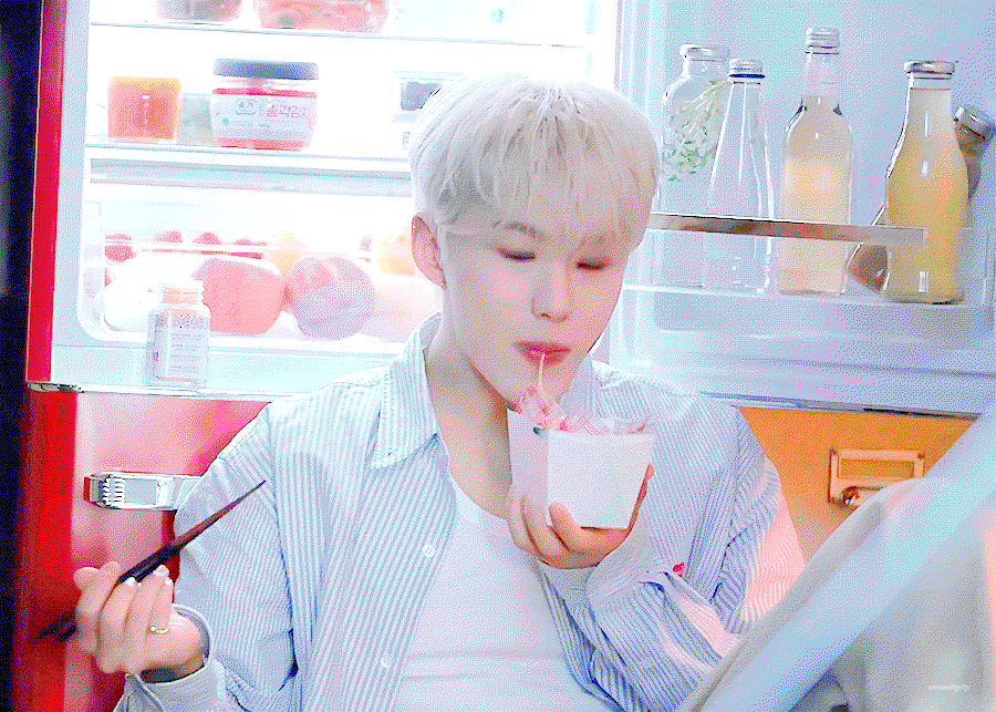 YwFAxY.gif