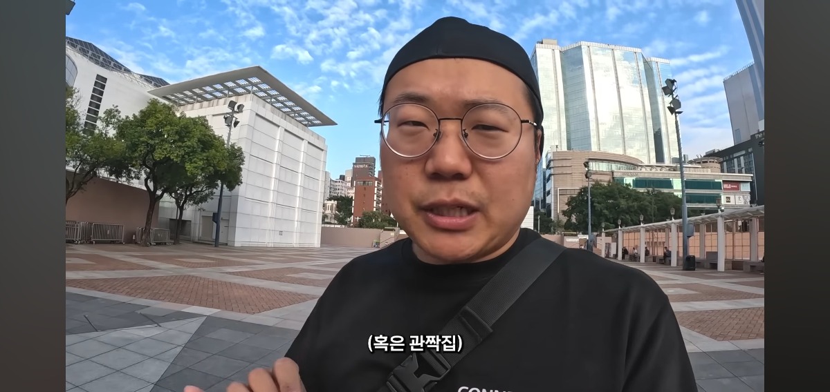 더쿠 - [캡틴따거] 세계 최고 집 값 홍콩의 충격적인 닭장집.jpg